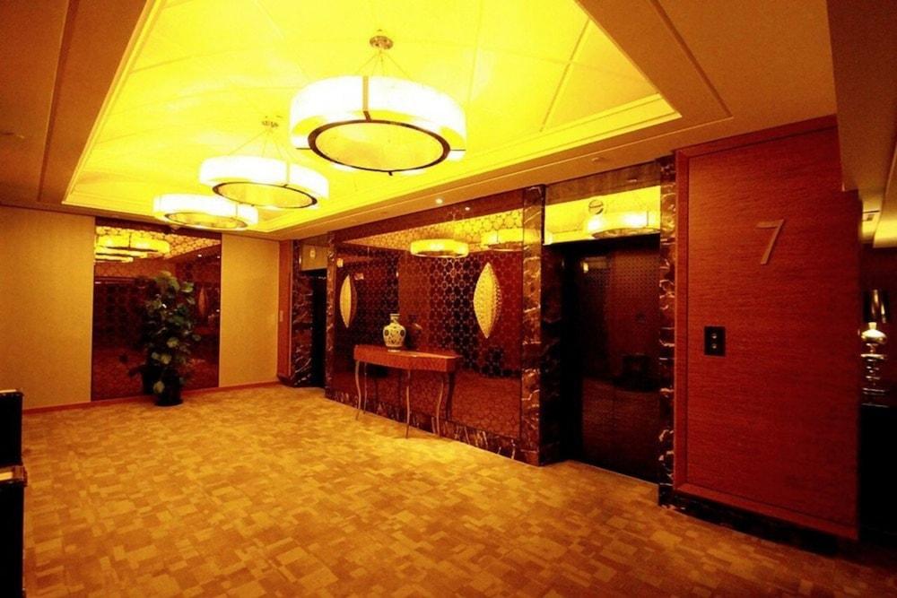 Minya Hotel Shanghai Buitenkant foto